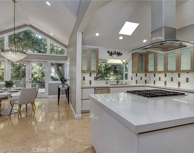 4414 Park Mallorca - Photo Thumbnail 10