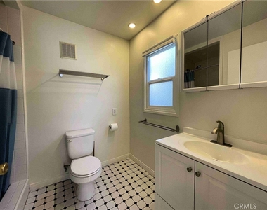 224 Bayview - Photo Thumbnail 7