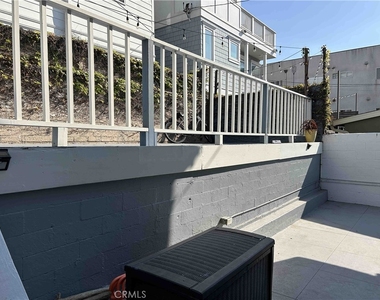 224 Bayview - Photo Thumbnail 9
