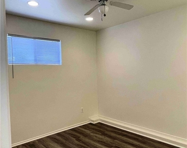 224 Bayview - Photo Thumbnail 4