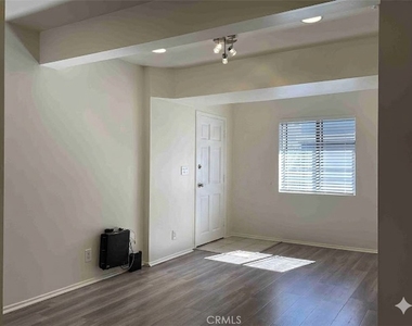 224 Bayview - Photo Thumbnail 1