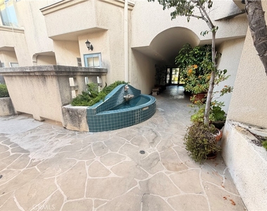 4970 Kester Avenue - Photo Thumbnail 17