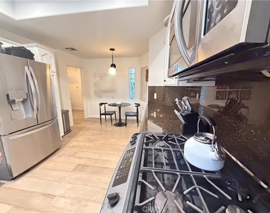 4970 Kester Avenue - Photo Thumbnail 3