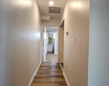 213 W 43rd - Photo Thumbnail 11