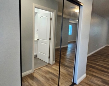 213 W 43rd - Photo Thumbnail 4