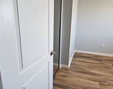 213 W 43rd - Photo Thumbnail 13