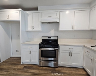 213 W 43rd - Photo Thumbnail 20