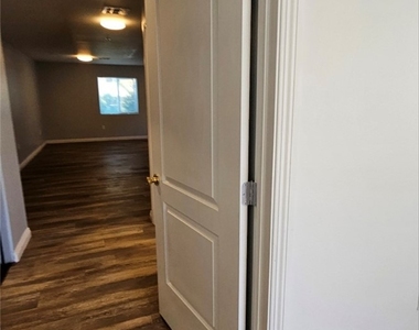 213 W 43rd - Photo Thumbnail 3