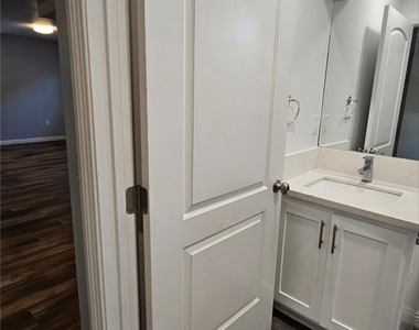 213 W 43rd - Photo Thumbnail 15