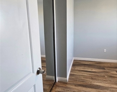 213 W 43rd - Photo Thumbnail 12