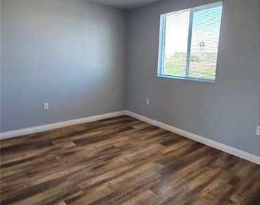 213 W 43rd - Photo Thumbnail 14