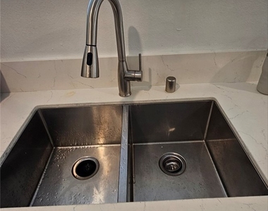 213 W 43rd - Photo Thumbnail 19