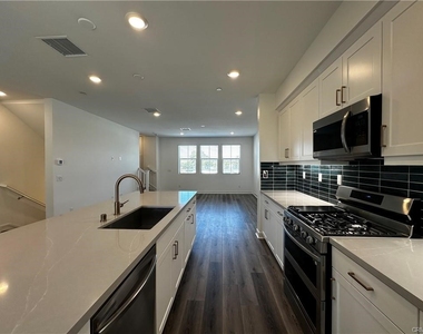 5019 Belmont Ln - Photo Thumbnail 12