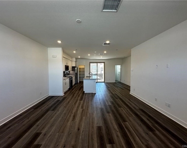 5019 Belmont Ln - Photo Thumbnail 24
