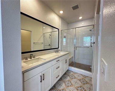 5019 Belmont Ln - Photo Thumbnail 5