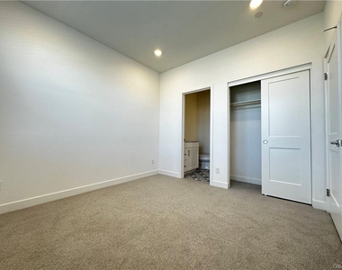 5019 Belmont Ln - Photo Thumbnail 2