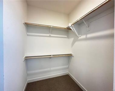 5019 Belmont Ln - Photo Thumbnail 8