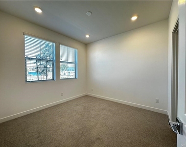 5019 Belmont Ln - Photo Thumbnail 21