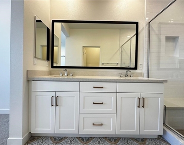 5019 Belmont Ln - Photo Thumbnail 6