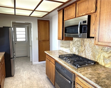 1420 E Lomita - Photo Thumbnail 5
