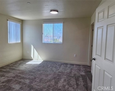 3839 Woodlawn - Photo Thumbnail 1