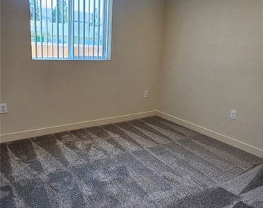 3839 Woodlawn - Photo Thumbnail 11