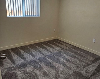 3839 Woodlawn - Photo Thumbnail 5
