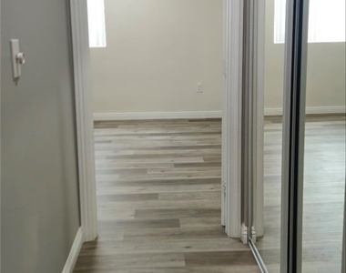 12306 Valley View - Photo Thumbnail 17