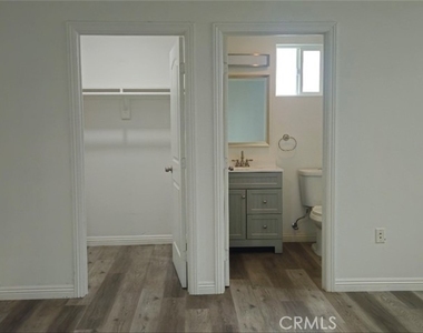 12306 Valley View - Photo Thumbnail 2