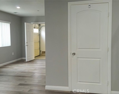 12306 Valley View - Photo Thumbnail 7