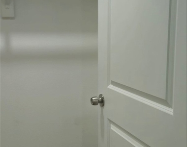 12306 Valley View - Photo Thumbnail 3