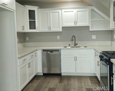 12306 Valley View - Photo Thumbnail 9