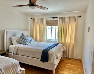 409 Arenoso Lane - Photo Thumbnail 11