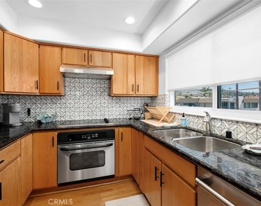 409 Arenoso Lane - Photo Thumbnail 15