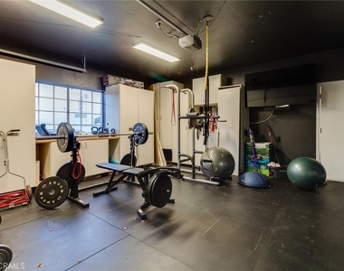 2703 Huntington Lane - Photo Thumbnail 37