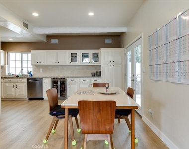 2703 Huntington Lane - Photo Thumbnail 6