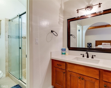 2703 Huntington Lane - Photo Thumbnail 20