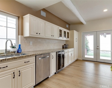 2703 Huntington Lane - Photo Thumbnail 15
