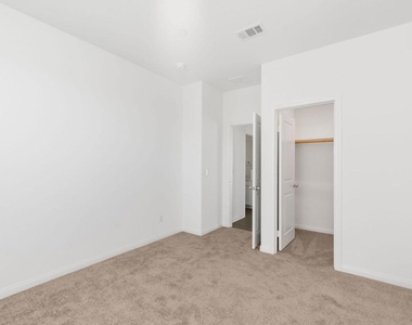 32907 Cambury Pl - Photo Thumbnail 12