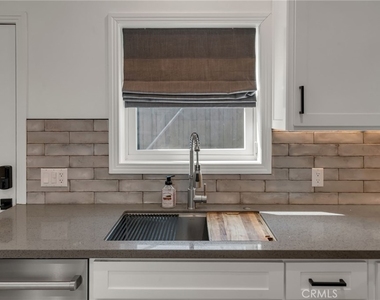 22434 Berdon St - Photo Thumbnail 14