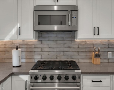 22434 Berdon St - Photo Thumbnail 15