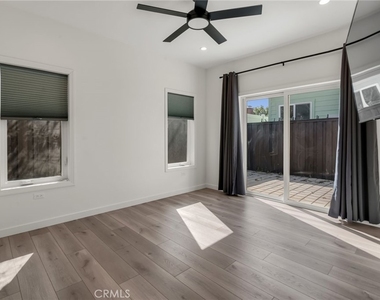 22434 Berdon St - Photo Thumbnail 17