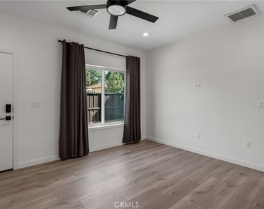 22434 Berdon St - Photo Thumbnail 5