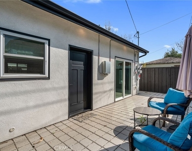 22434 Berdon St - Photo Thumbnail 34