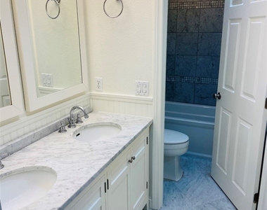 20812 Beach Boulevard - Photo Thumbnail 16