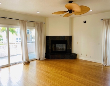 20812 Beach Boulevard - Photo Thumbnail 3