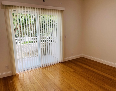 20812 Beach Boulevard - Photo Thumbnail 19