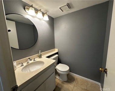 3121 E Genoa - Photo Thumbnail 9