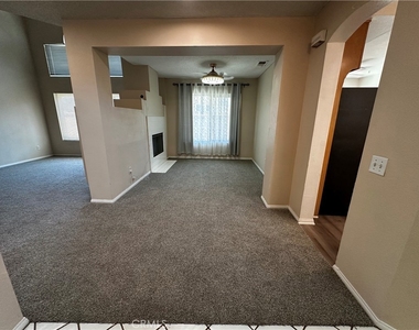 3121 E Genoa - Photo Thumbnail 6