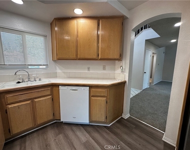 3121 E Genoa - Photo Thumbnail 5